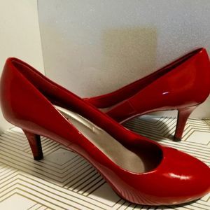 Comfort plus red pump